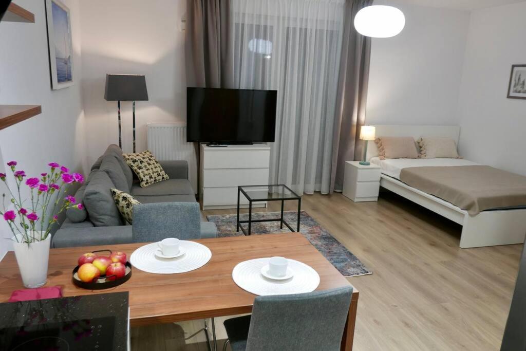 Apartment Branickiego 23 With Ac-close To Medicover And Paley *