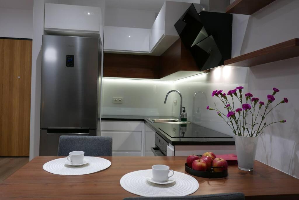 Branickiego 23 With Ac-close To Medicover And Paley Apartment